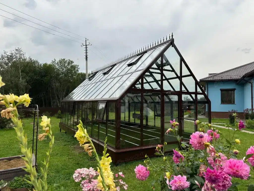 Теплица «Оливер» 45° 4×8 м демисезонная с автоматикой на сваях (Тверь)
