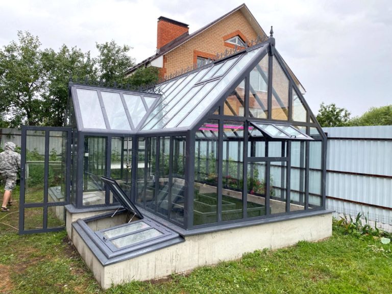 angliyskaya-teplica-iz-steklopaketov-ledi-meri-3h6-m-antracit-7024-254-6