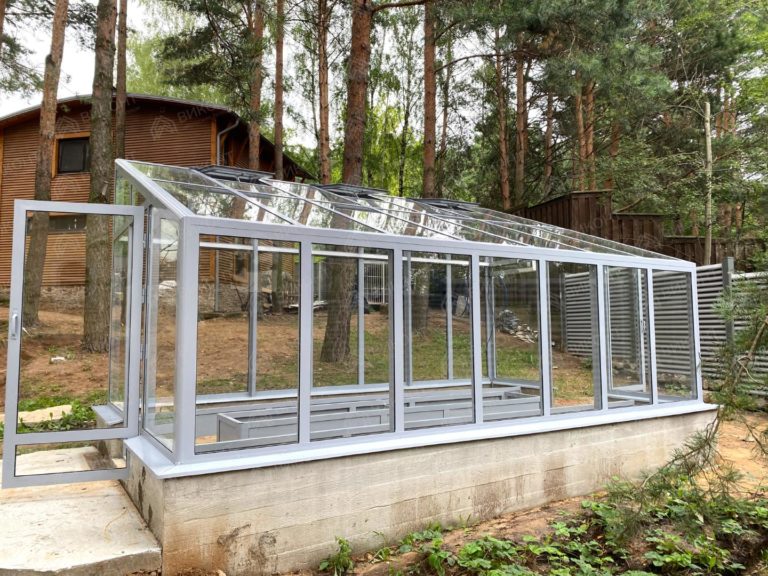 odnoskatnaya-teplica-hardi-3h5-m-s-avtomatikoy-i-gryadkami-ral-7001-241-50