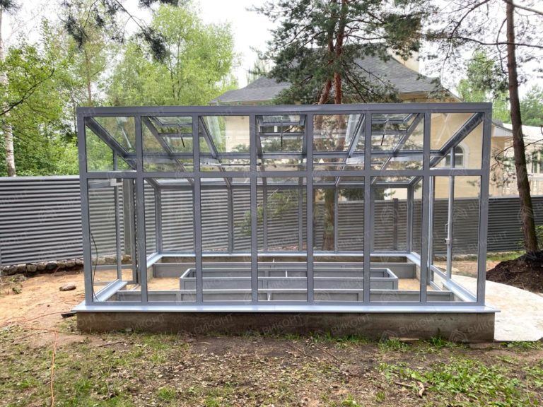 odnoskatnaya-teplica-hardi-3h5-m-s-avtomatikoy-i-gryadkami-ral-7001-241-54